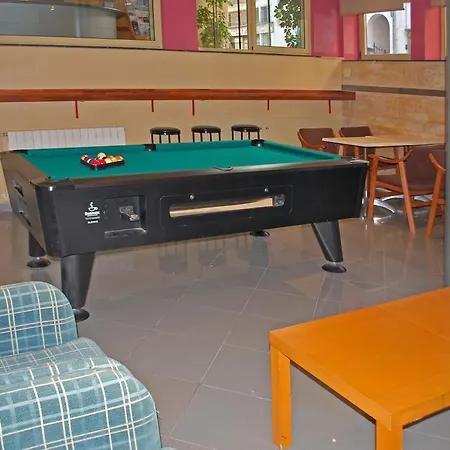 锡切斯皮卡迪利酒店 酒店 3*