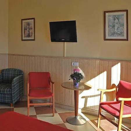 Piccadilly Hotel