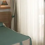 Piccadilly Hotell 3*